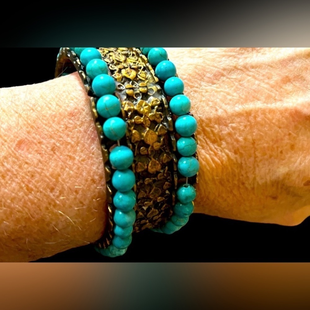 Stunning Boutique 2Pc Turquoise Ring & Bracelet Set